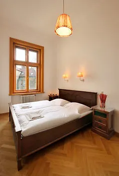 Ambiente Serviced - Castle *