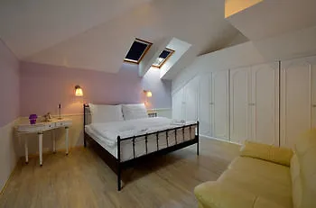 Ambiente Serviced - Castle Apartamento *